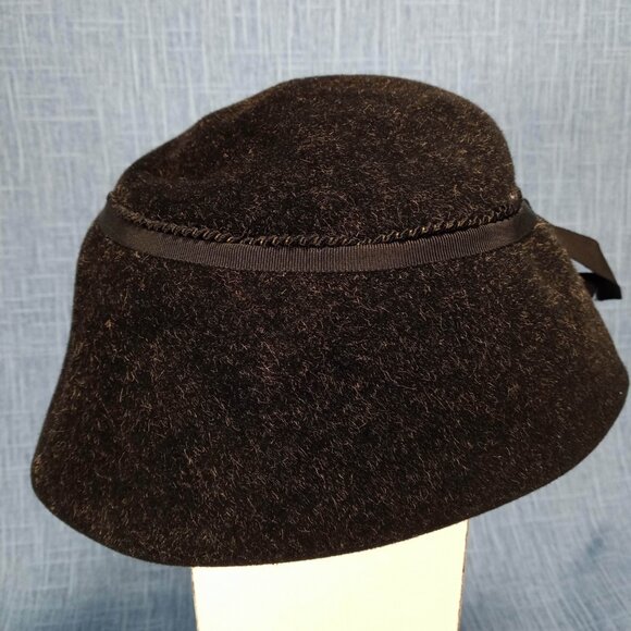 1940s Black Wool Flecked Cloche Hat by The Dayton Company - Picture 4 of 7
